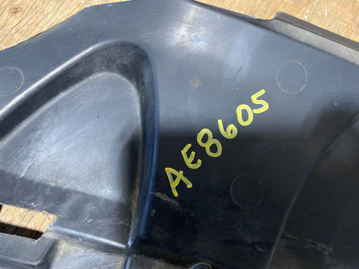 2017 to 2022 Audi Q7 Front Bumper Under Tray Cover 4M0807611A AE86054