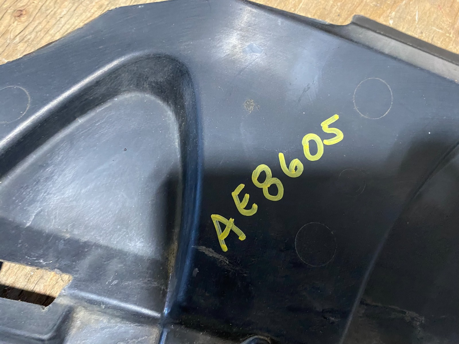 2017 to 2022 Audi Q7 Front Bumper Under Tray Cover 4M0807611A AE86054