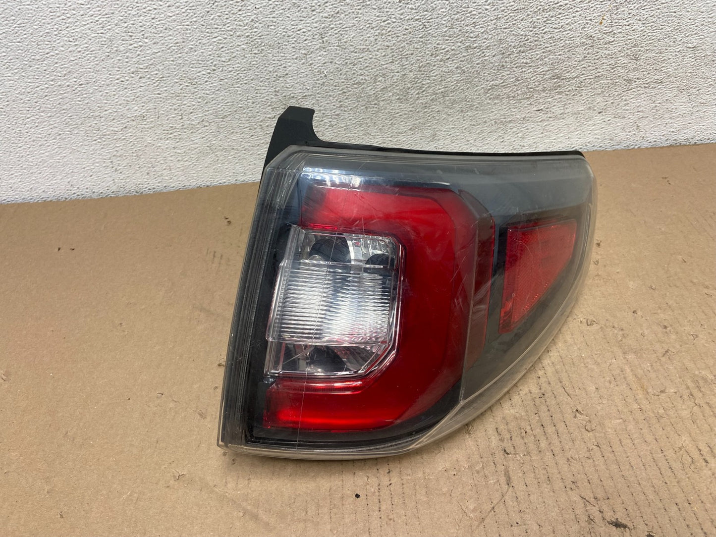 2013 to 2016 GMC Acadia Right Passenger RH Side Tail Light AF3173 LK0