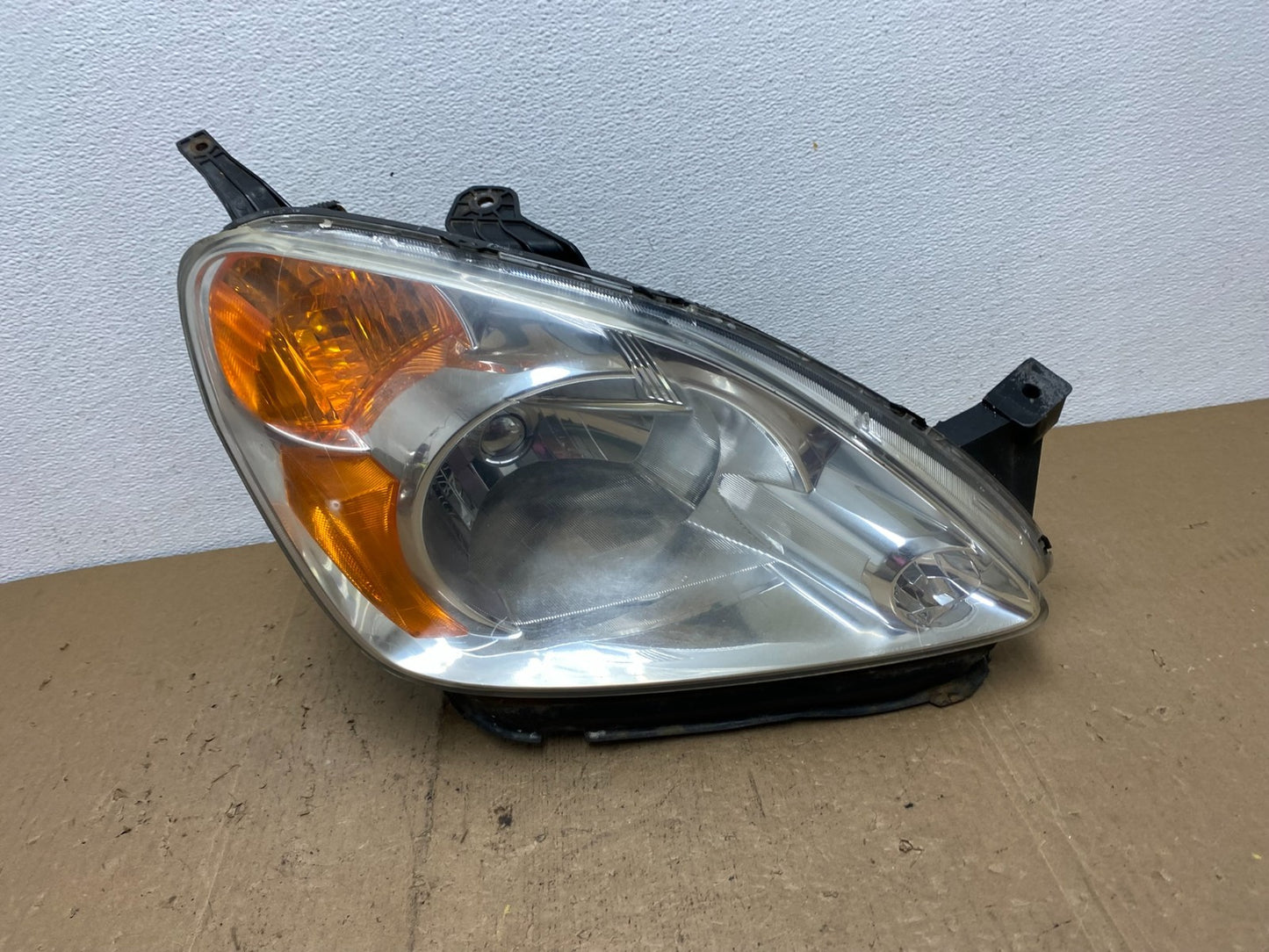2002 to 2004 Honda CRV CR-V Right Passenger RH Halogen Headlight AC7254 DW0