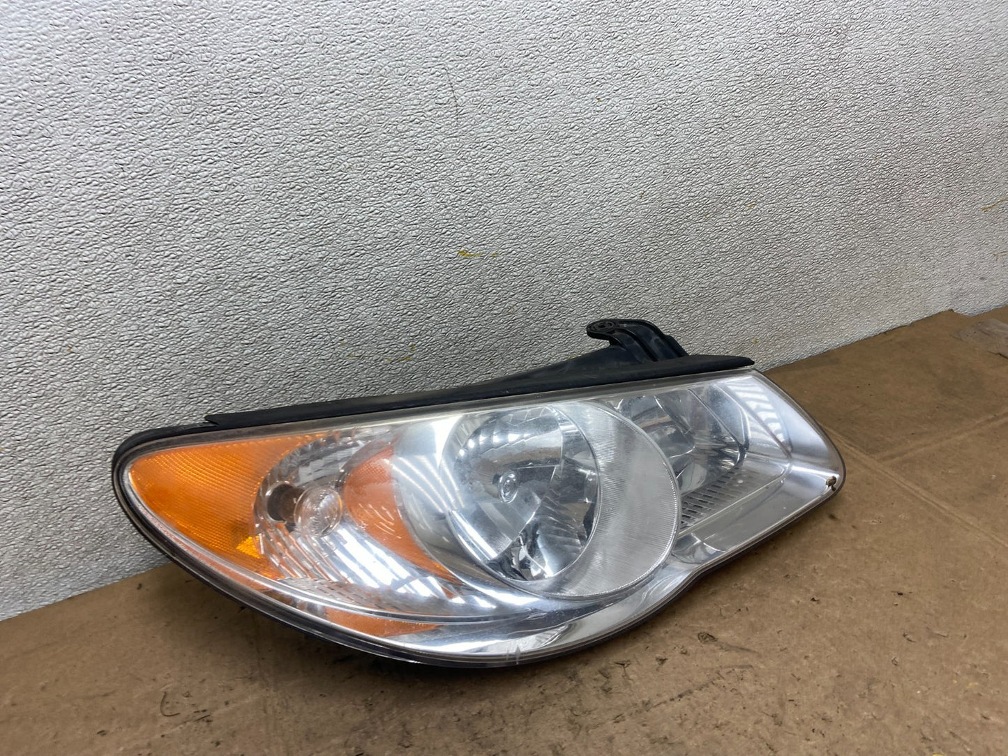 2007 2008 2009 2010 Hyundai Elantra Right Passenger Side Headlight OEM Y7173 DW2
