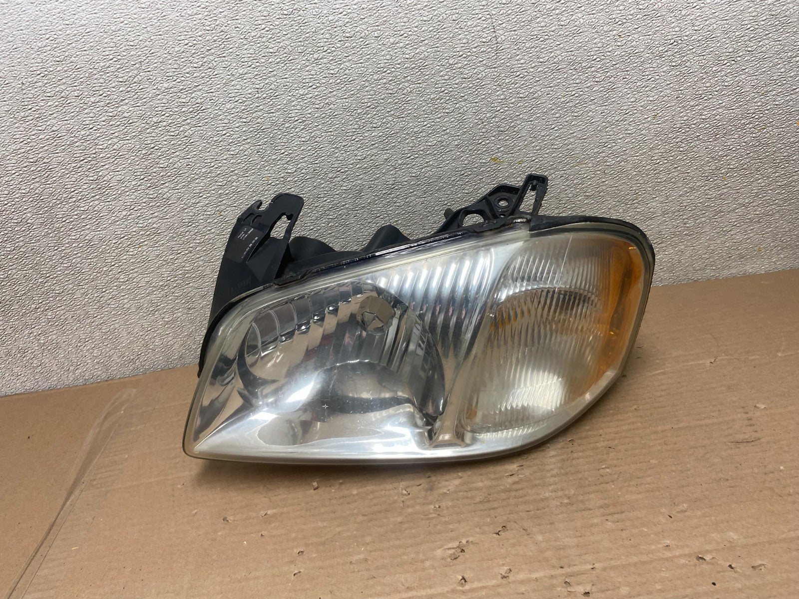 2001 to 2004 Mazda Tribute Left Driver Lh Side Halogen Headlight Oem AA8754 DW0