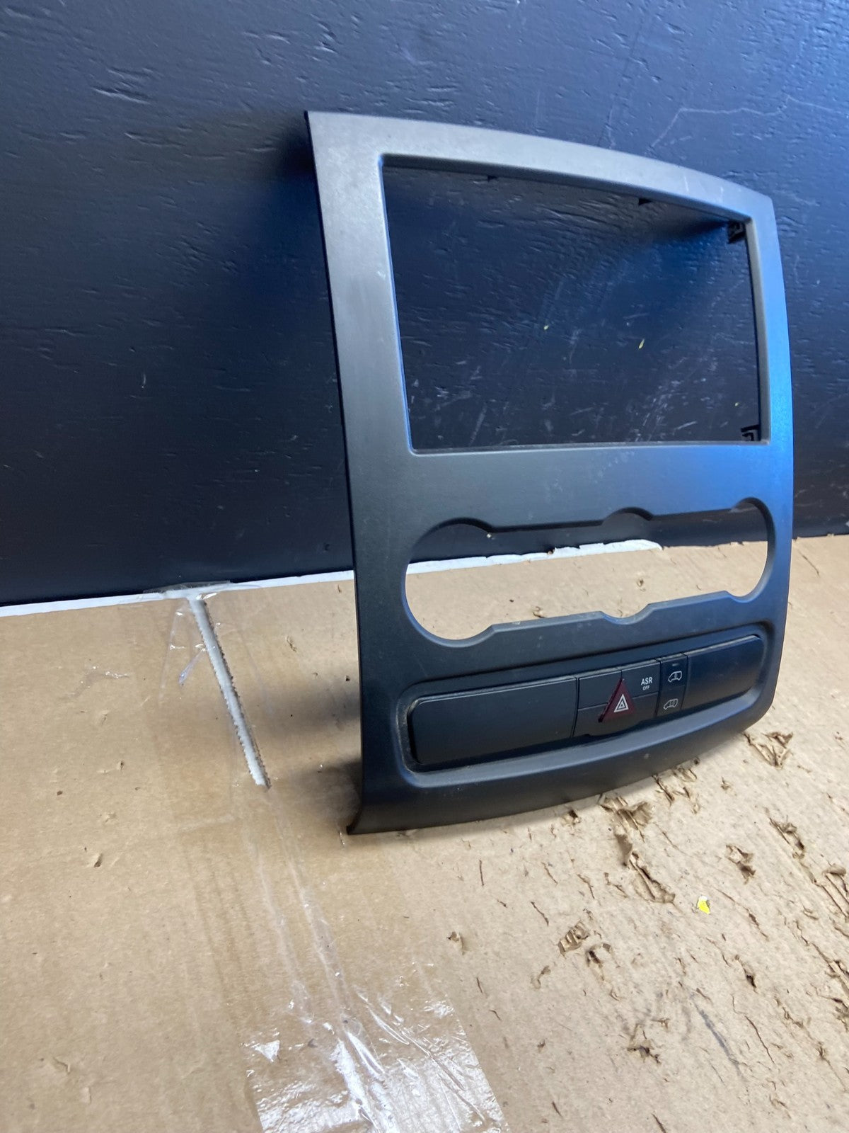 2007-2018 Mercedes Dodge Sprinter Center Console Radio Panel AB5841 DG3