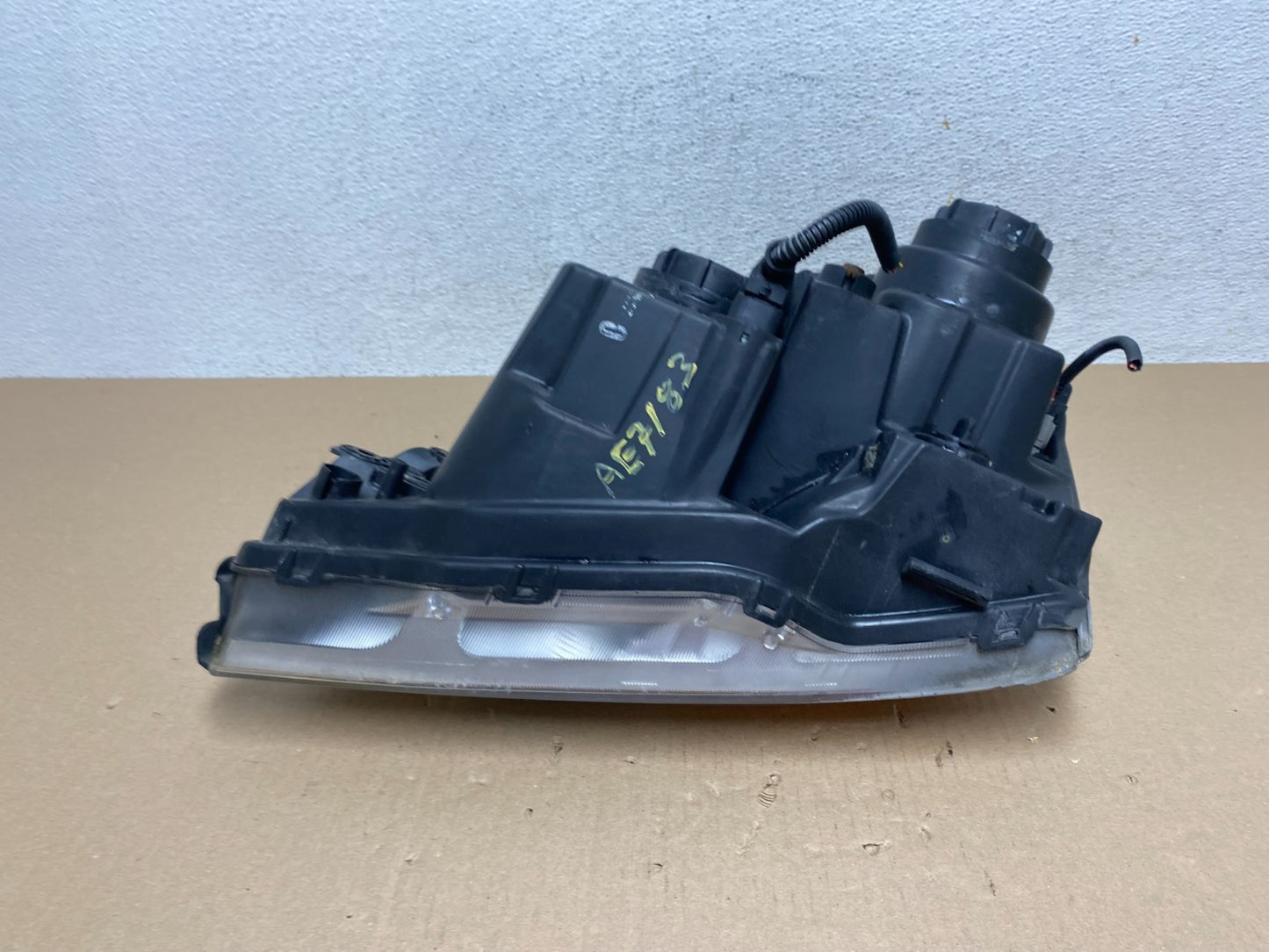 2007 2008 2009 Kia Sorento Right Passenger RH Side Headlight Halogen AE7183 DW8