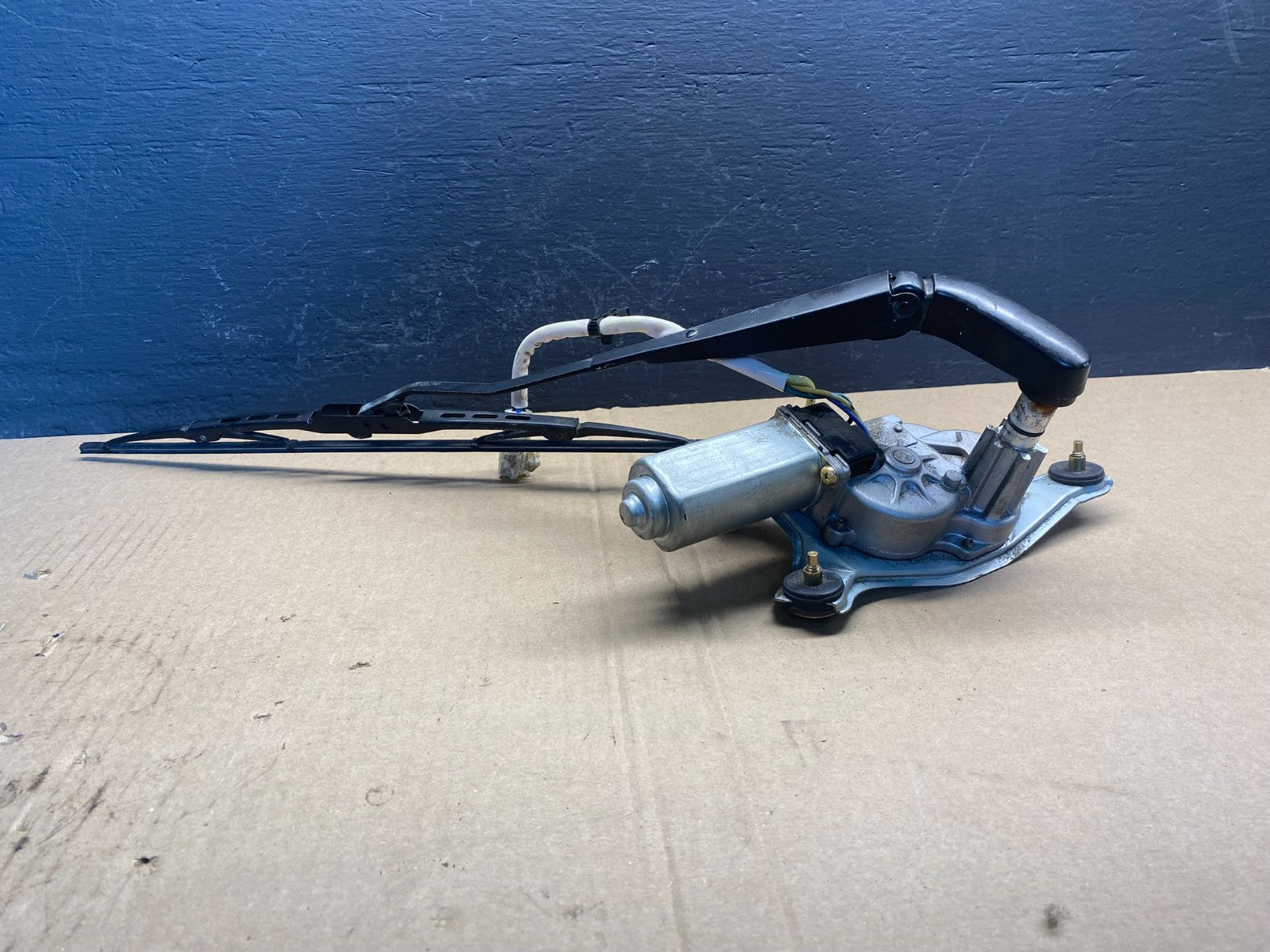1999 to 2003 Lexus RX300 Rear Liftgate Window Wiper Motor Oem AC0951 DG1