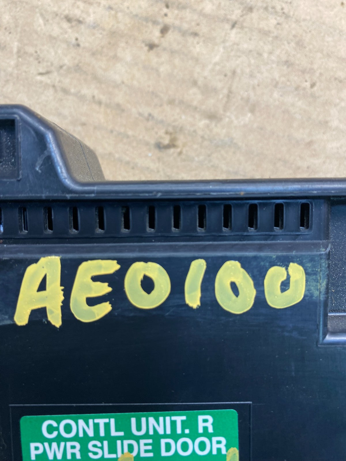 2008 - 2010 Honda Odyssey Rear Right Passenger Sliding Door Module AE0100 DG3