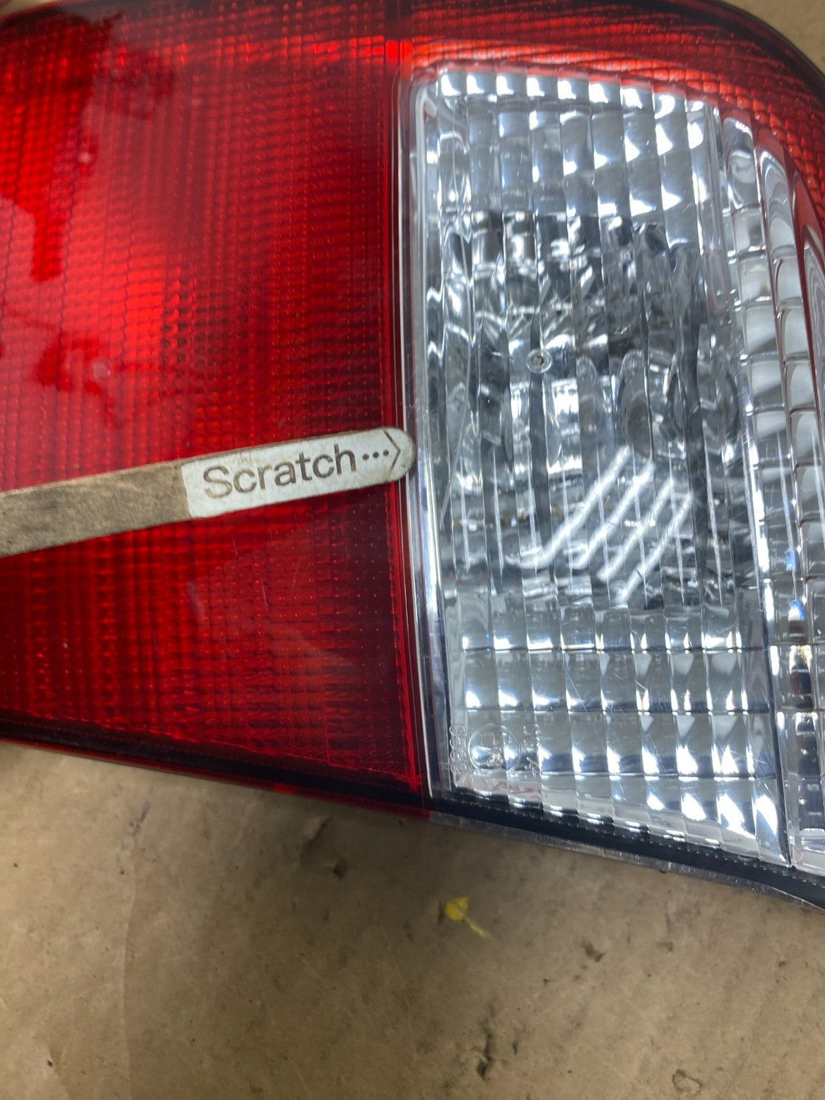 2001 2002 Subaru Forester Right Passenger RH Inner Lid Tail Light Oem Q7526 DW4