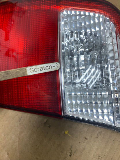 2001 2002 Subaru Forester Right Passenger RH Inner Lid Tail Light Oem Q7526 DW4