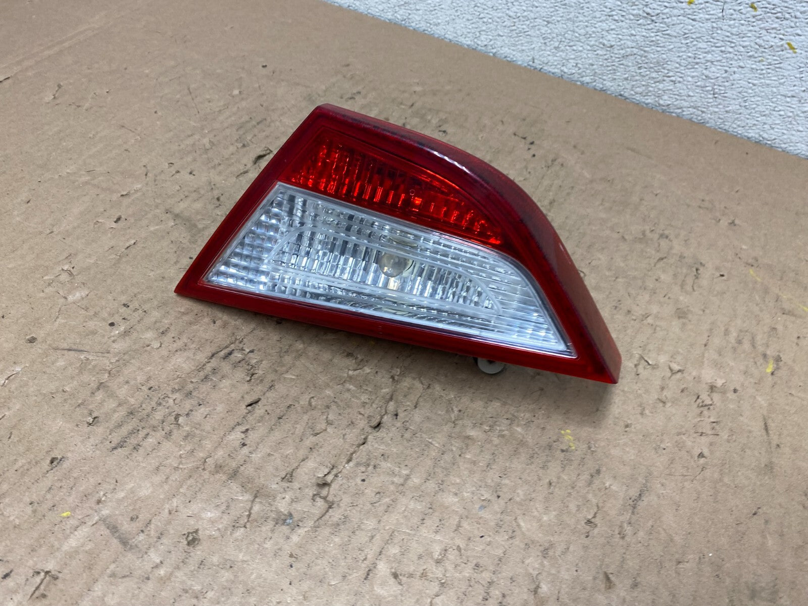 2011 to 2014 Hyundai Sonata Right Passenger Rh Inner Tail Light N1554 DW2
