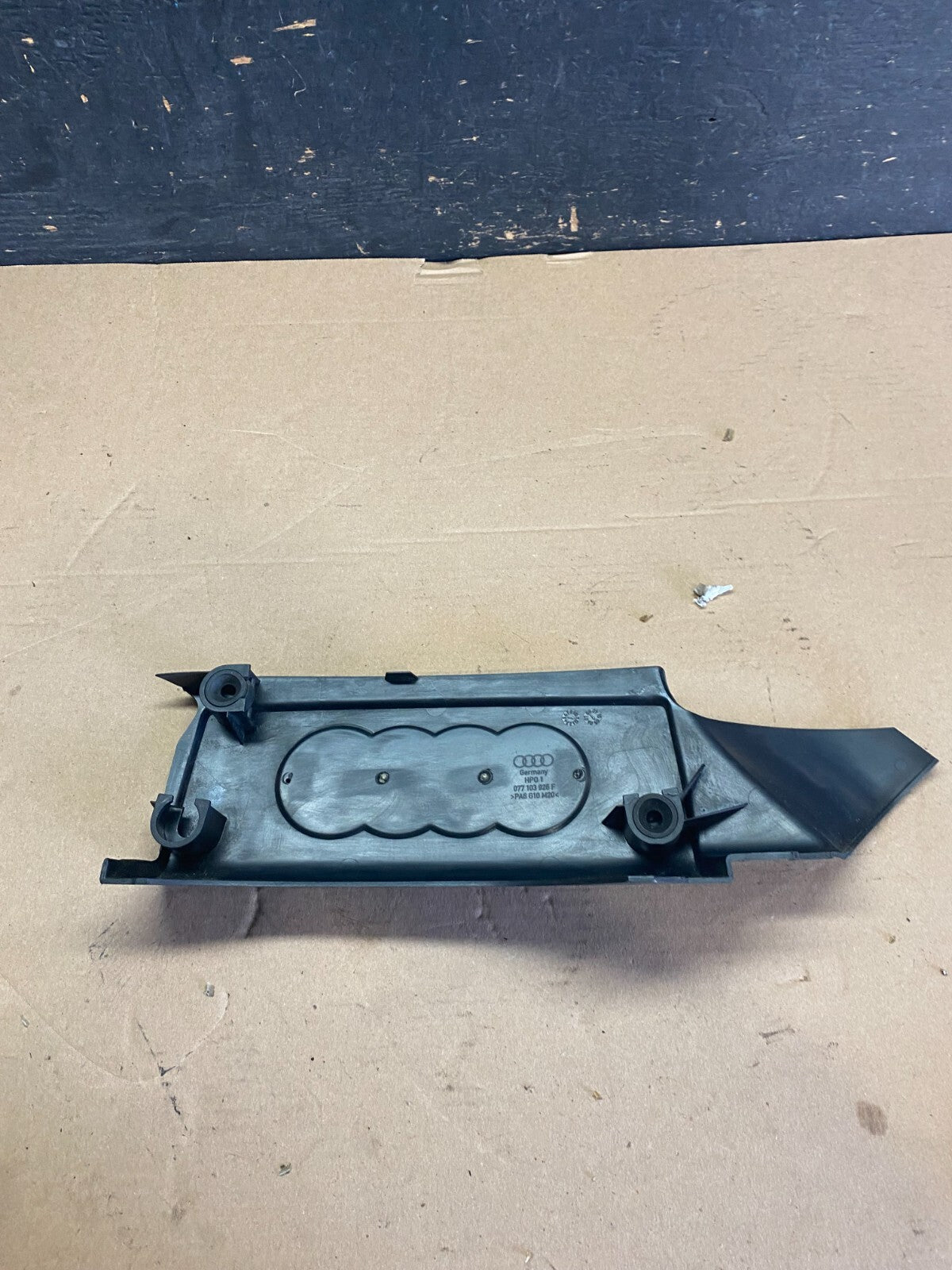 2004 2005 2006 Audi  A8 4.2L Engine Motor Cover Oem O7915 DG4