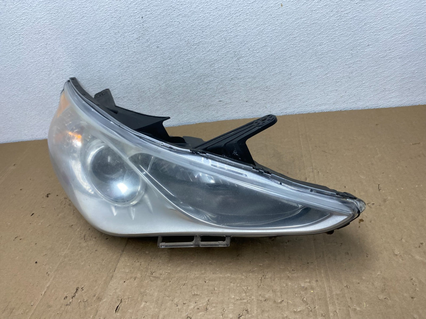 2011 - 2014 Hyundai Sonata Right Passenger Rh Side Headlight Halogen AC6003 DW1