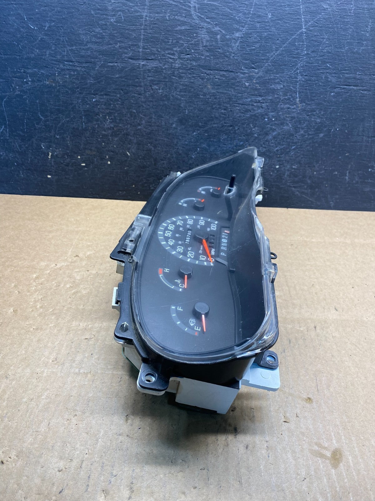 1999 to 2000 Ford E150 E250 E350 VAN Gauge Speedometer Cluster AG7416 DG1