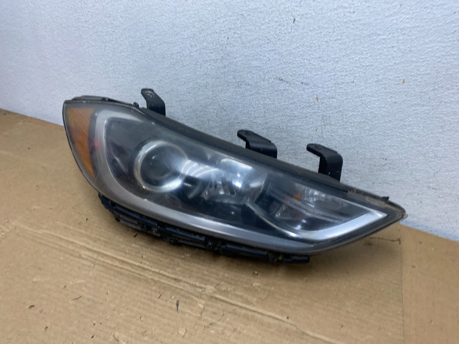 2017 - 2018 Hyundai Elantra Right Passenger RH Side Headlight AD3921 DW1
