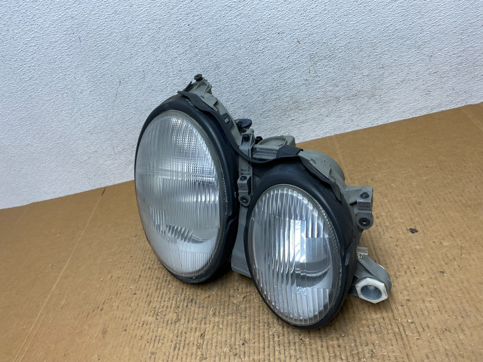 1996-1999 Mercedes E E320 E430 Right Passenger RH Side Headlight ae2672 DG1