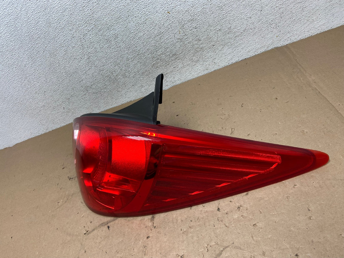 2007 - 2012 Nissan Versa Hatchback Right Passenger Side Tail Light AG4283 LK1