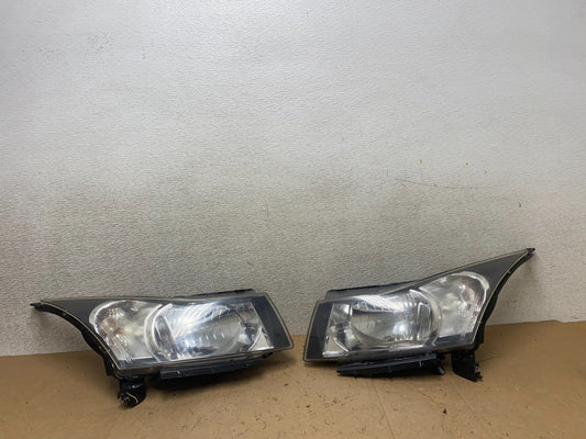 2011 to 2015 Chevrolet Cruze Halogen Left+Right Set Headlights W9032 DW0
