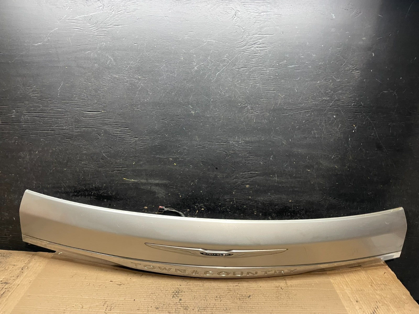 2011 to 2016 Chrysler Town & Country Tailgate Trim w/ Camera Panel OEM U8133 DG0