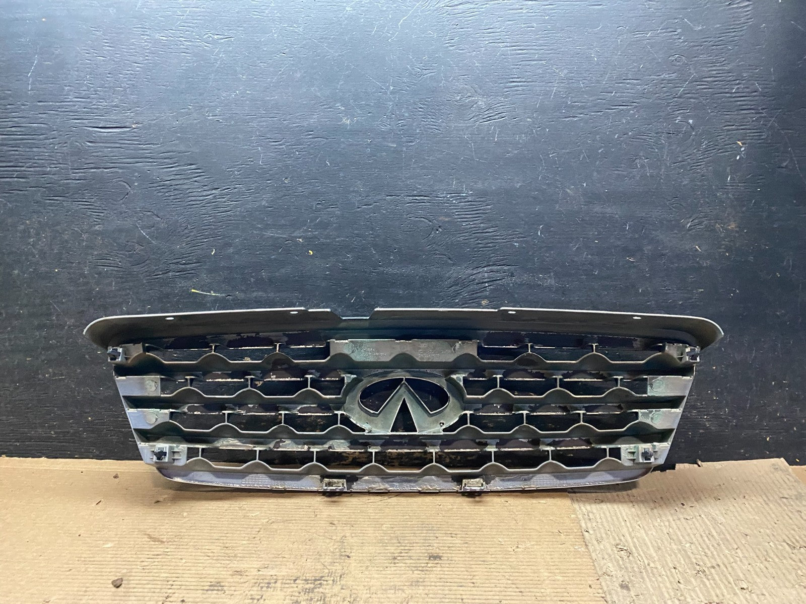2006 2007 2008 Infiniti Fx35 Front Upper Grill Grille W/ Emblem OEM V9463 DG8