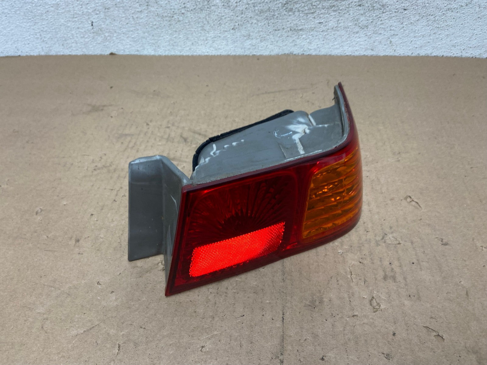 2000 to 2001 Toyota Camry Right Passenger Rh Tail Light AG4683 LK2