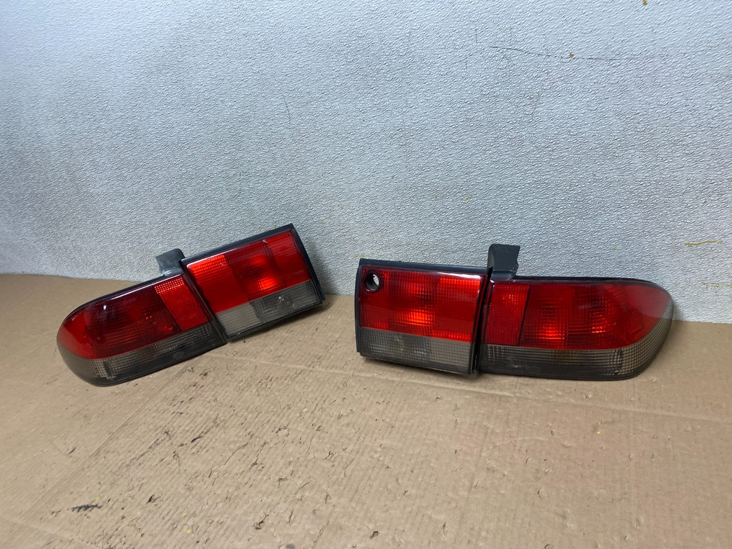 1994 to 1998 Saab 900 & Turbo Left+Right Side Tail Lights W0877 DW1