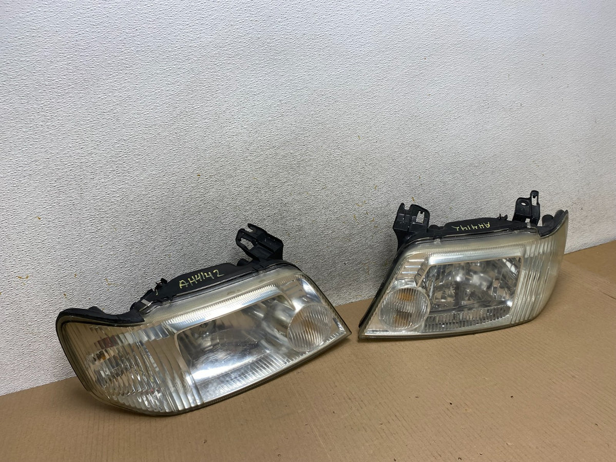 2005 to 2007 Mercury Mariner Left+Right Side Halogen Headlights AJ2371 DW2