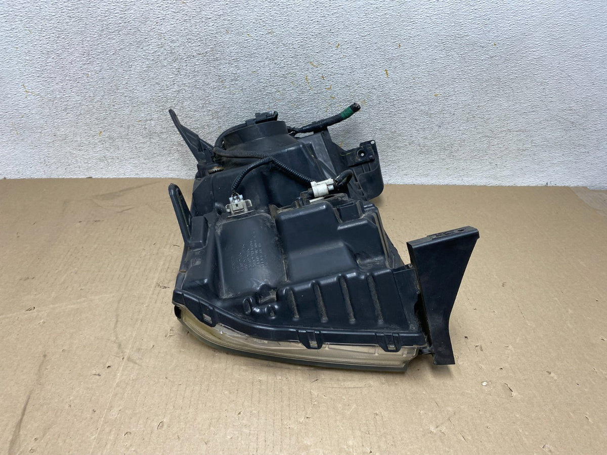 2013 to 2015 Honda Pilot Right Passenger RH Side Halogen Headlight AH6773 DW8