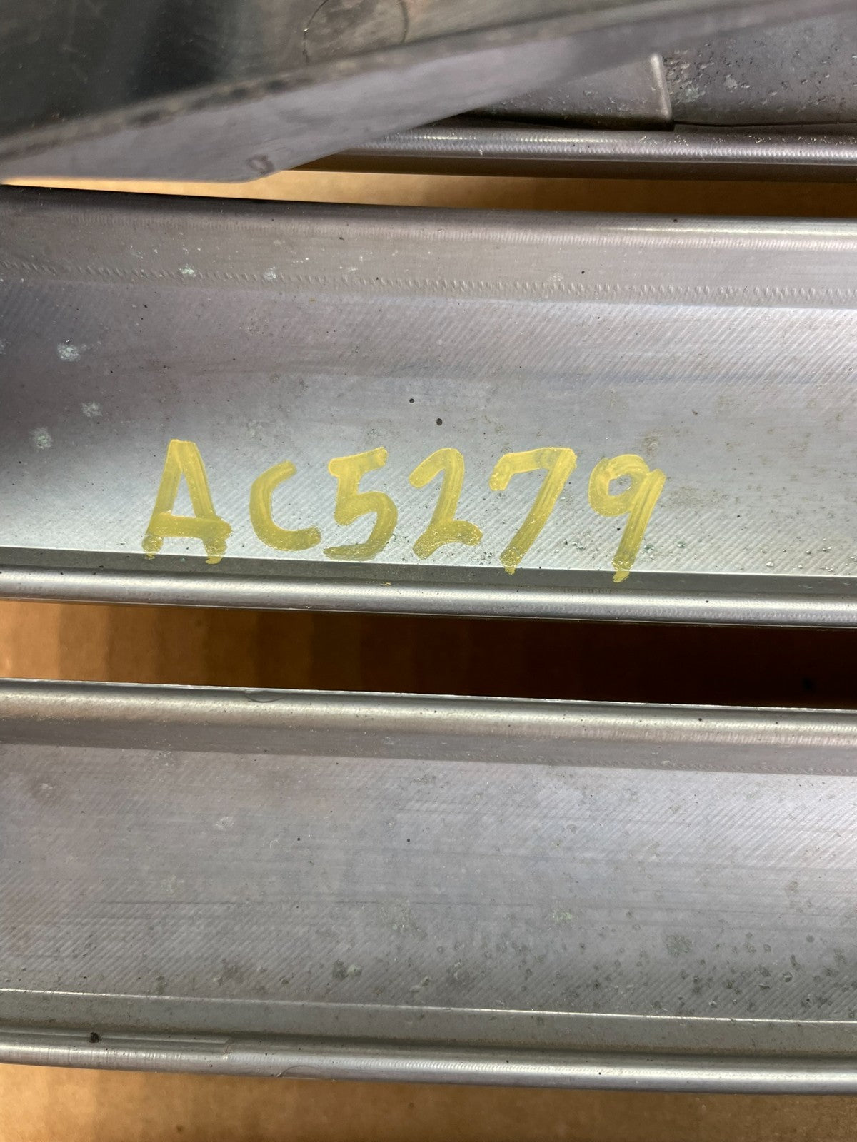 2006 to 2011 Chevrolet HHR Front Upper Grill Grille AC5279 DG7