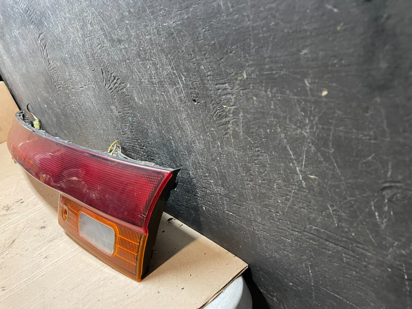 1995 to 1996 Subaru Legacy Wagon Trunk Mounted Center Tail Light Panel J3661 DG1