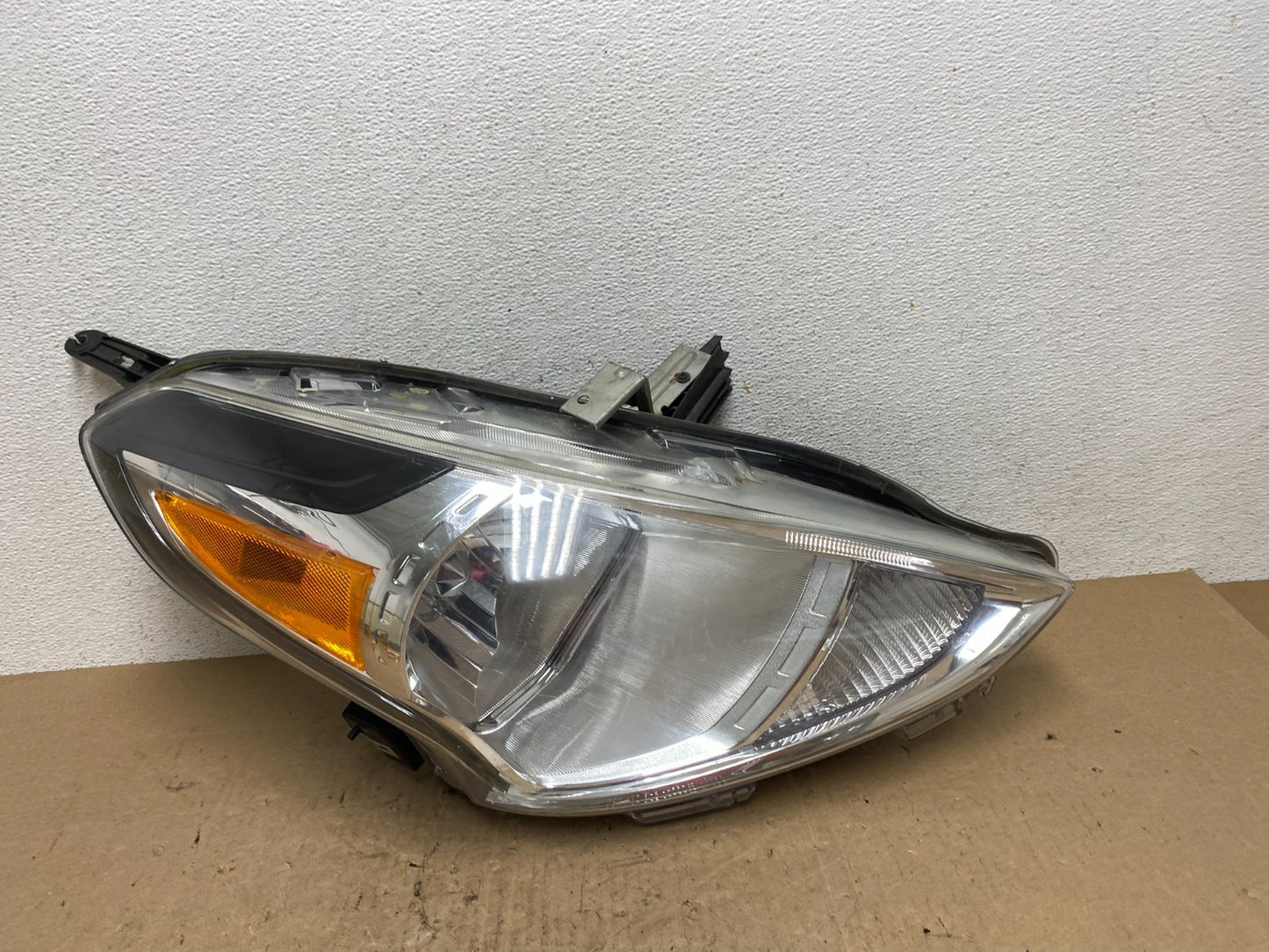 2015 to 2019 Nissan Versa Headlight Right Passenger RH Side DEPO AE6549 DW0