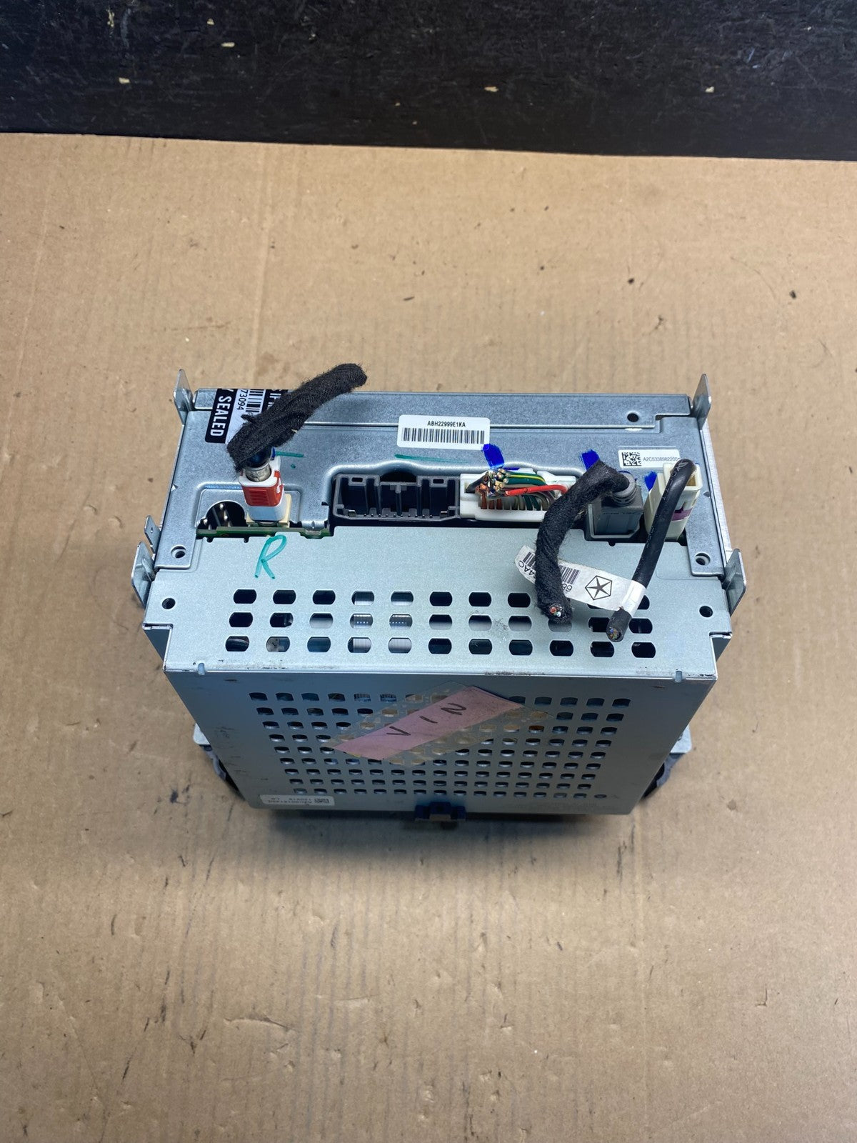 2013 - 2014 Dodge Journey Radio Info Media CD Player Unit AE7717 DW5