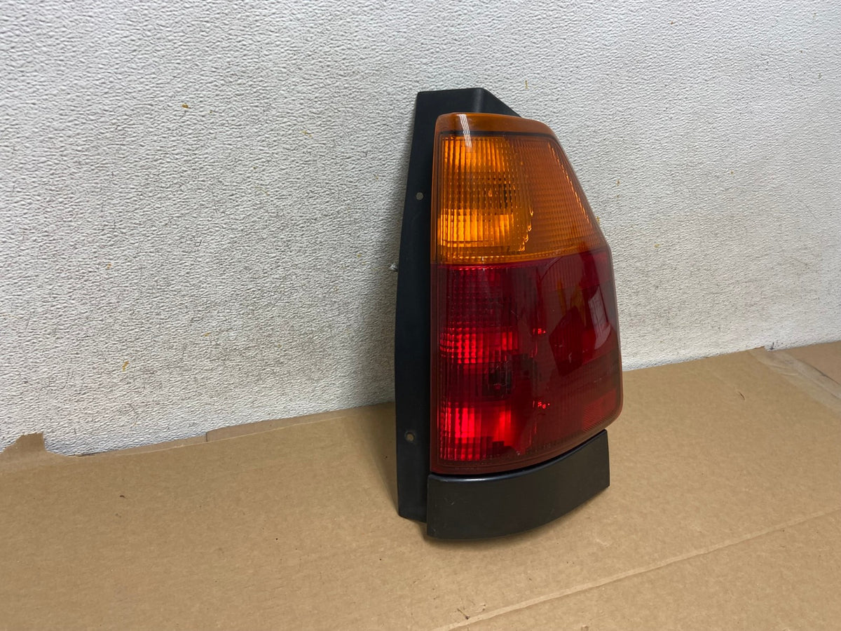 2002-2009 GMC Envoy Right Passenger RH Side Tail Light AH7731 LK1