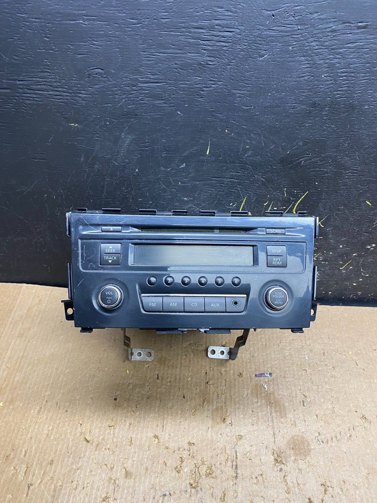 2013 to 2015 Nissan Altima Radio Cd Mp3 Player AUX Port 281853ta0g Z7539 DG0