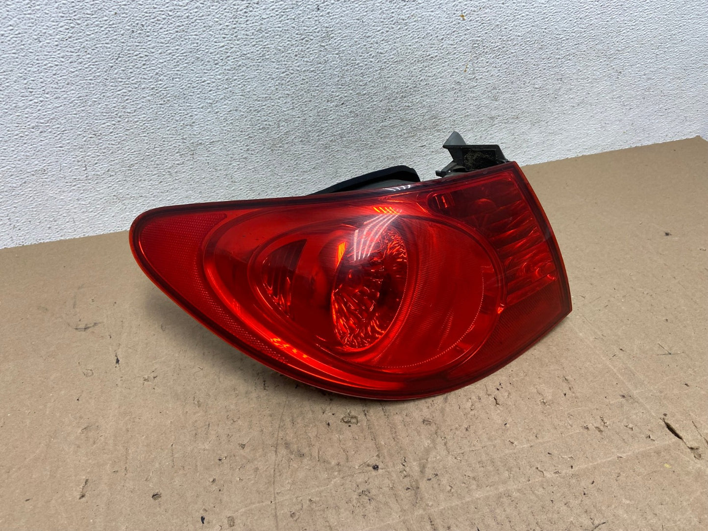 2007 to 2010 Hyundai Elantra Sedan Left Driver Side Tail Light AE6426 LK0