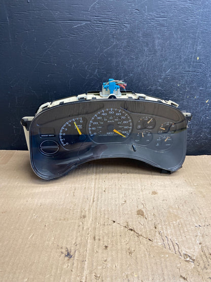 1999 to 2002 Chevrolet Silverado Sierra Cluster Gauge Speedometer ECM AE2028 DG0