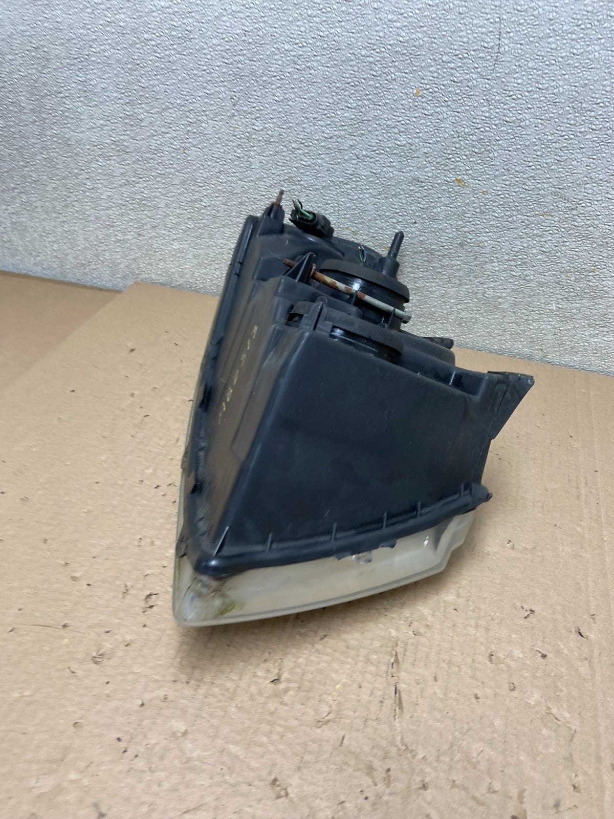 2003 - 2006 Ford Expedition Left Driver LH Side Headlight Halogen Oem AB2513 DW6