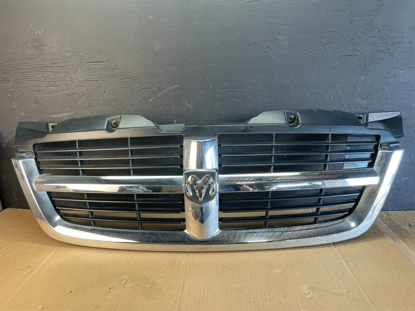 2007 2008 2009 Dodge Sprinter Front Upper Grill Grille AC2208 DG0