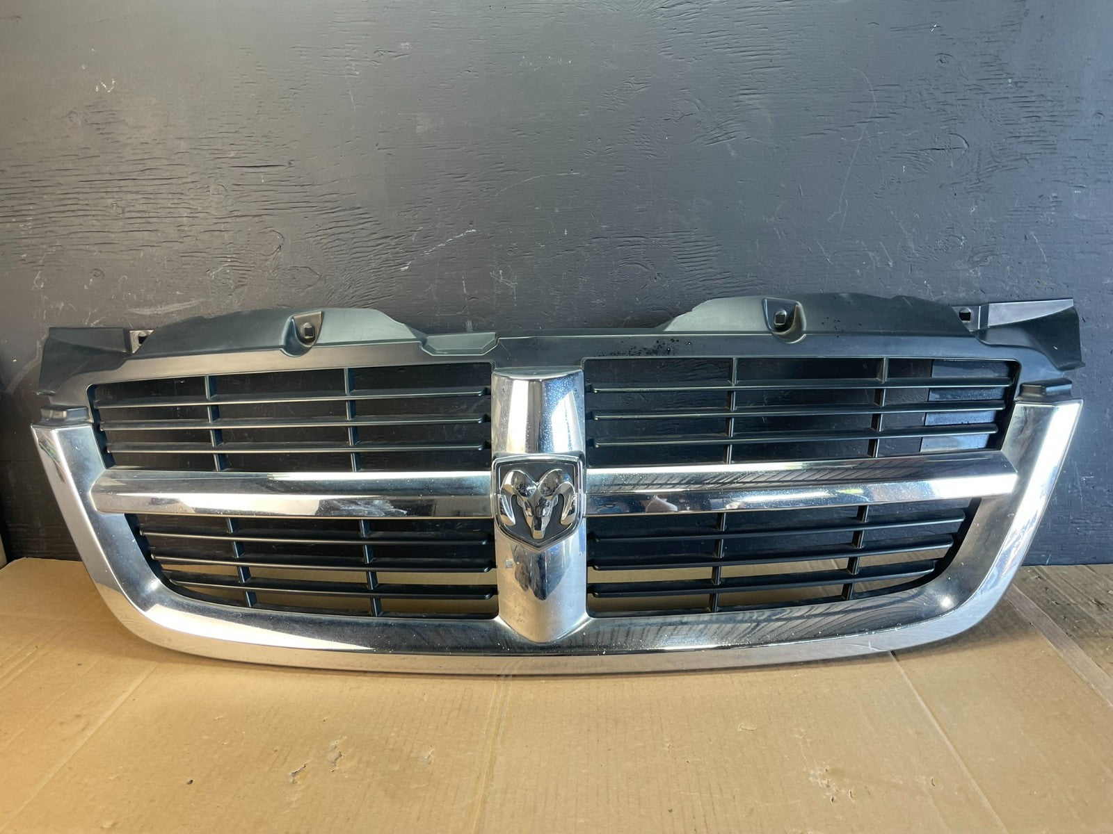 2007 2008 2009 Dodge Sprinter Front Upper Grill Grille AC2208 DG0