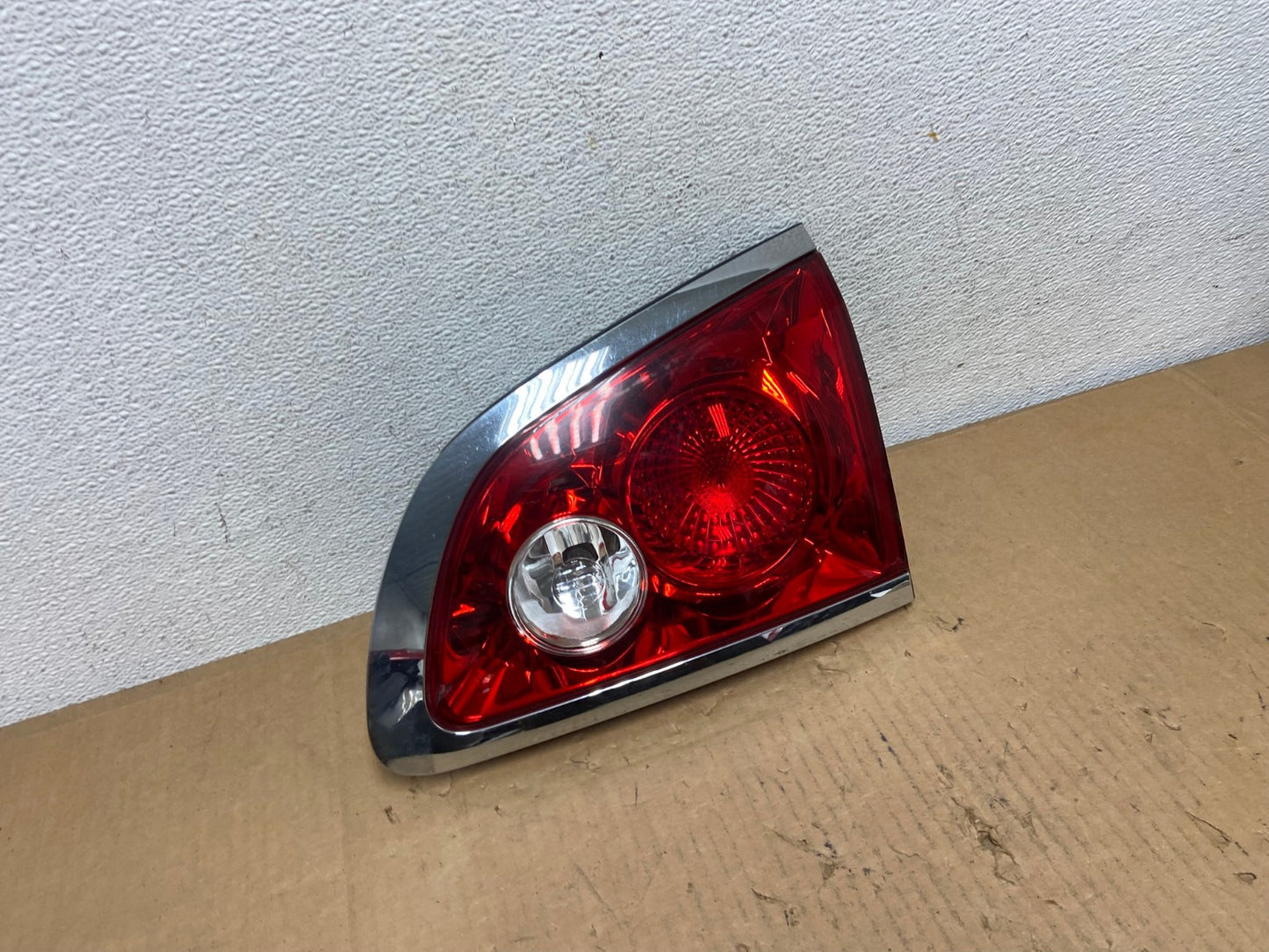 2008-2012 Buick Enclave Right Passenger Rh Inner Tail Light AD0968 LK2