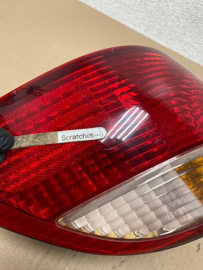 1998 to 2000 Honda Accord Sedan 4door Right RH Side Tail Light AE7144 LK3