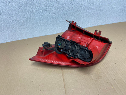 2002-2005 Mercedes ML350 ML-Class Left Driver Lh Side Tail Light OEM AB8065 LK4