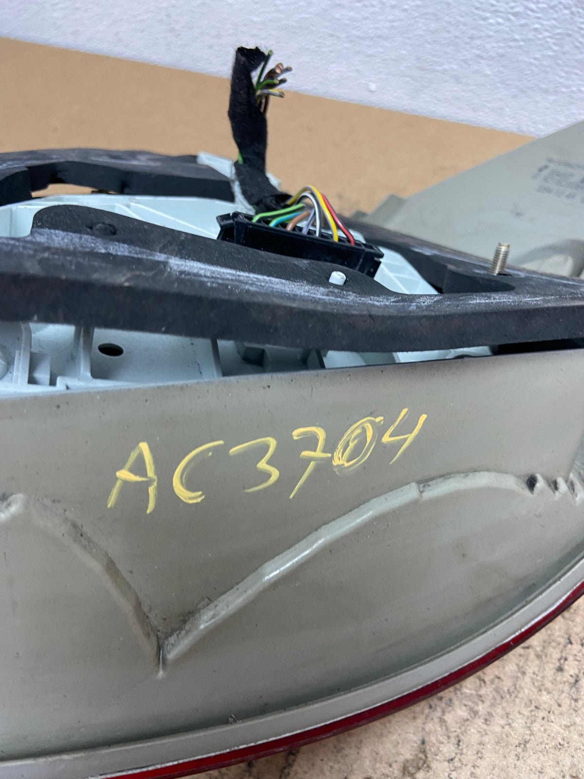 2003-2006 Mercedes E Class Sedan Left Driver LH Side Tail Light AC3704 LK6