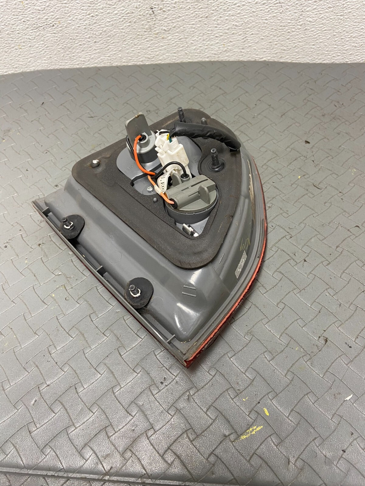 2007 to 2012 Hyundai Veracruz Right Passenger RH Inner Tail Light OEM C0271 DG17