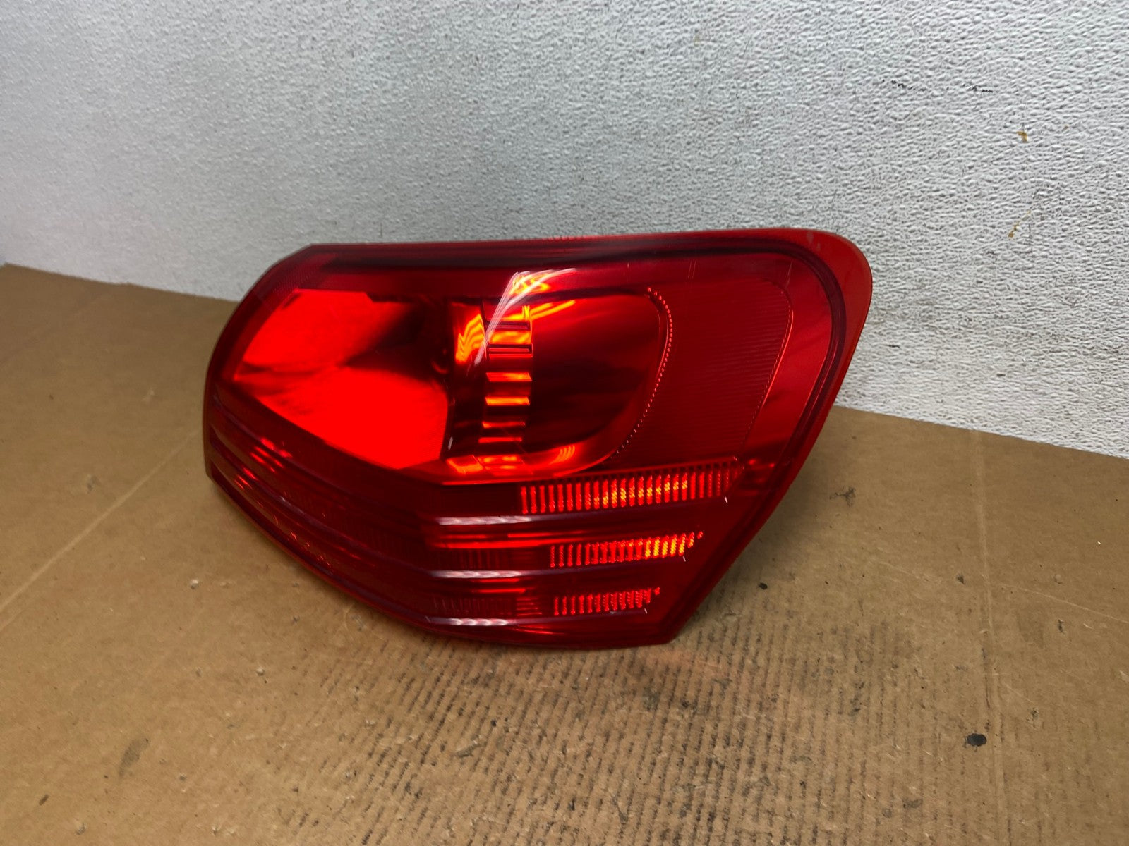2008 to 2015 Nissan Rogue Right Passenger Rh Side Tail Light AE0396 LK1