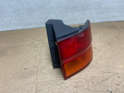 1999 2000 2001 Honda Odyssey Right Passenger Side Tail Light Oem Y6738 DW2