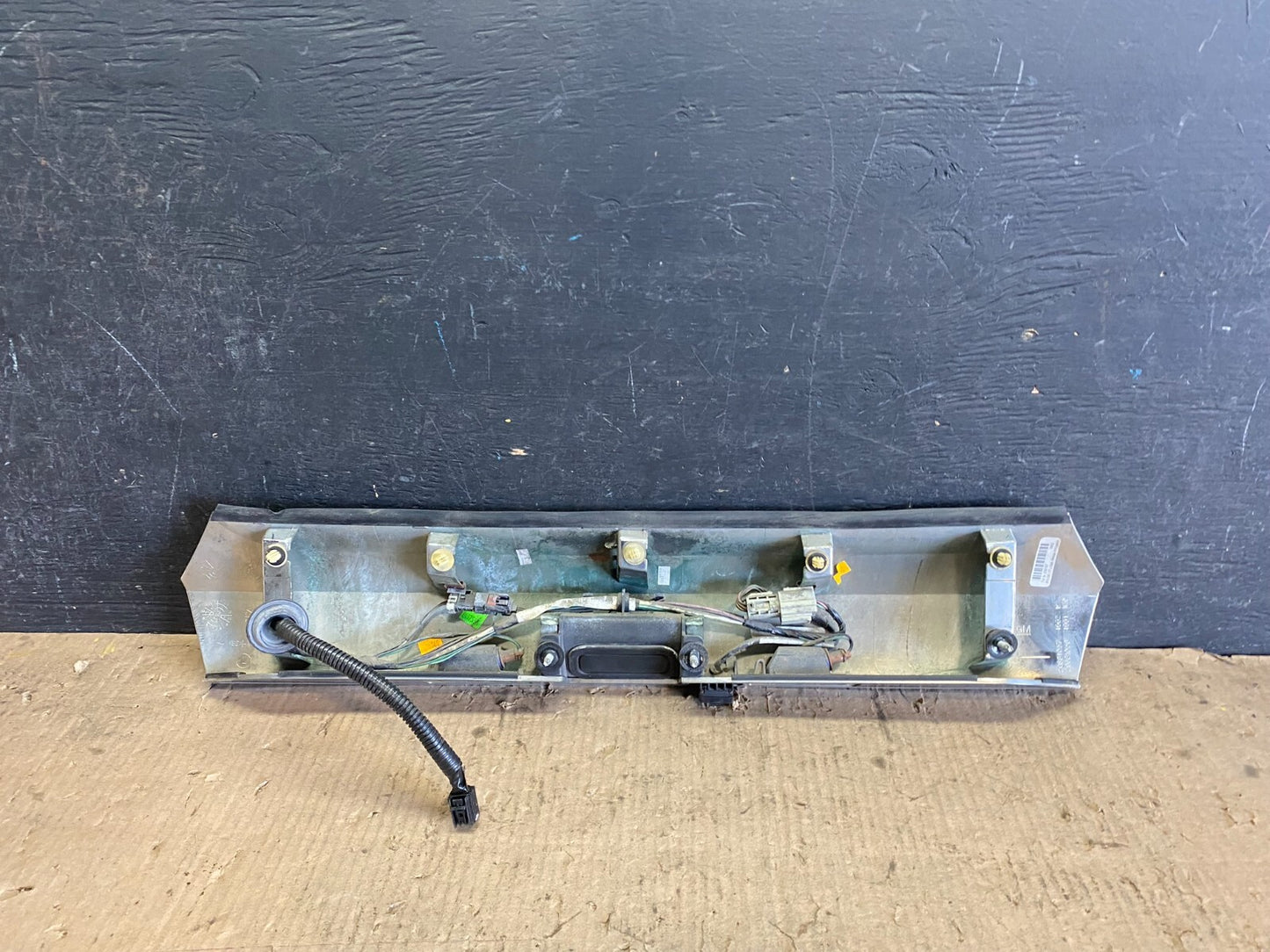 2011-2015 GMC Terrain Tailgate Liftgate Molding with Camera j0900 PS5