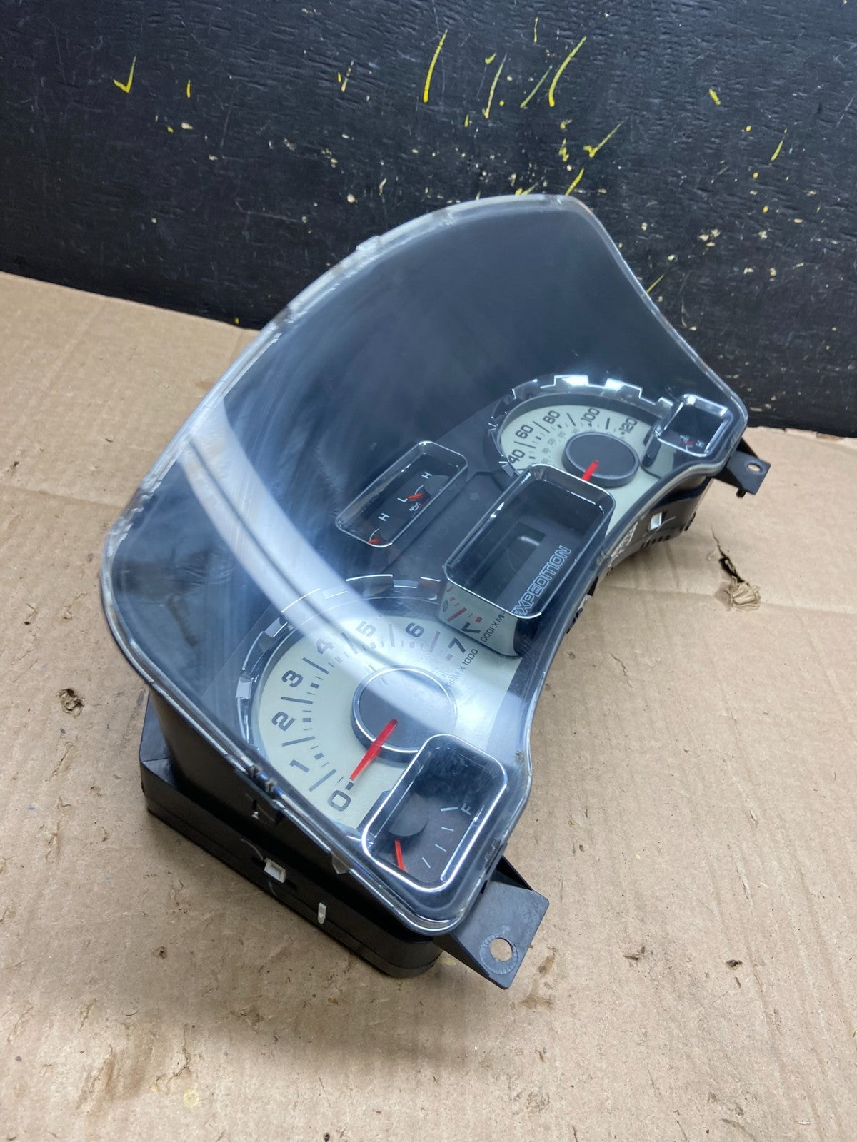 2007 2008 Ford Expedition Speedometer Cluster Gauge y2540 DG1
