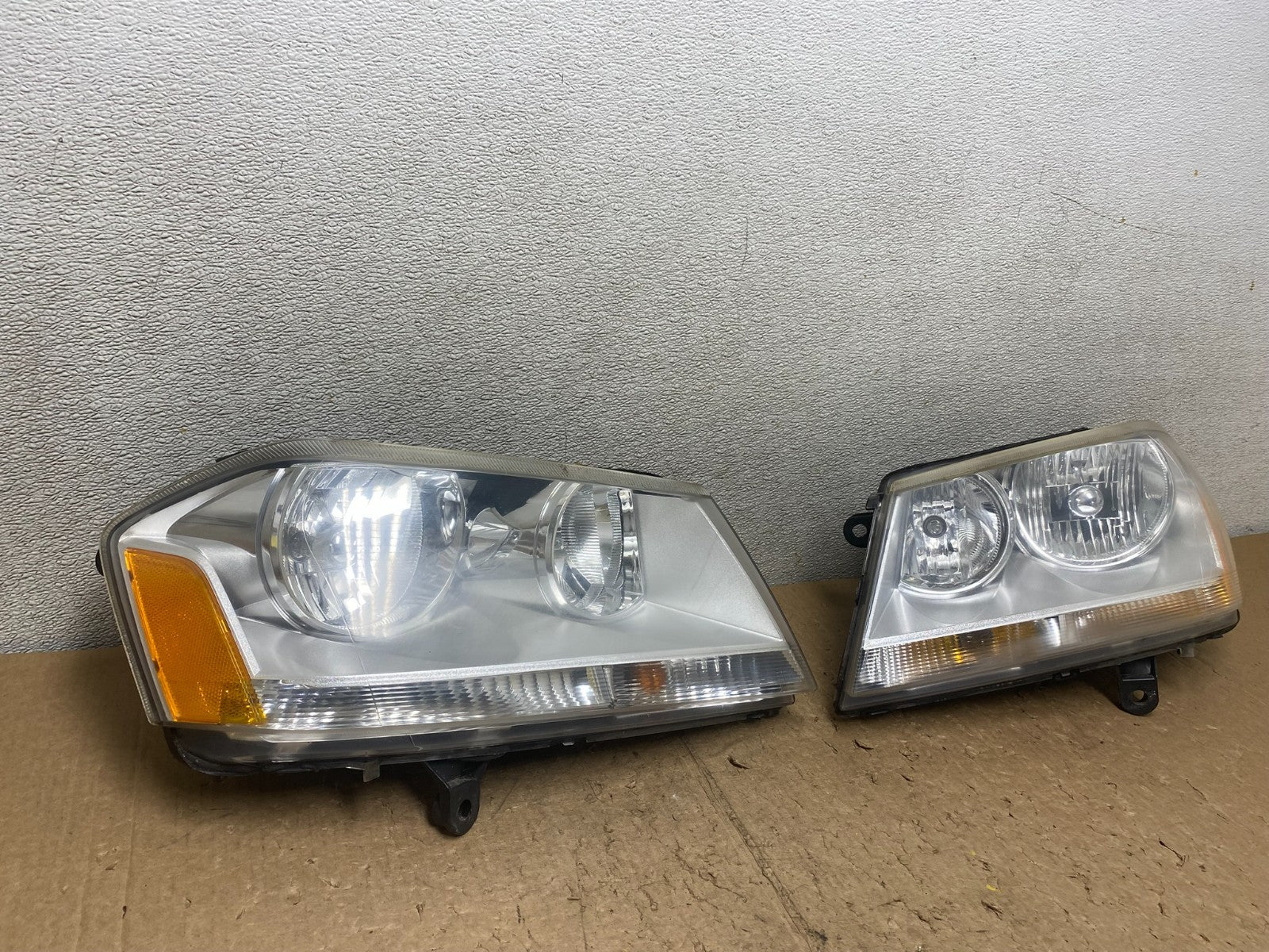 2008 to 2014 Dodge Avenger Left+Right Side Set Halogen Headlights V4413 DW1