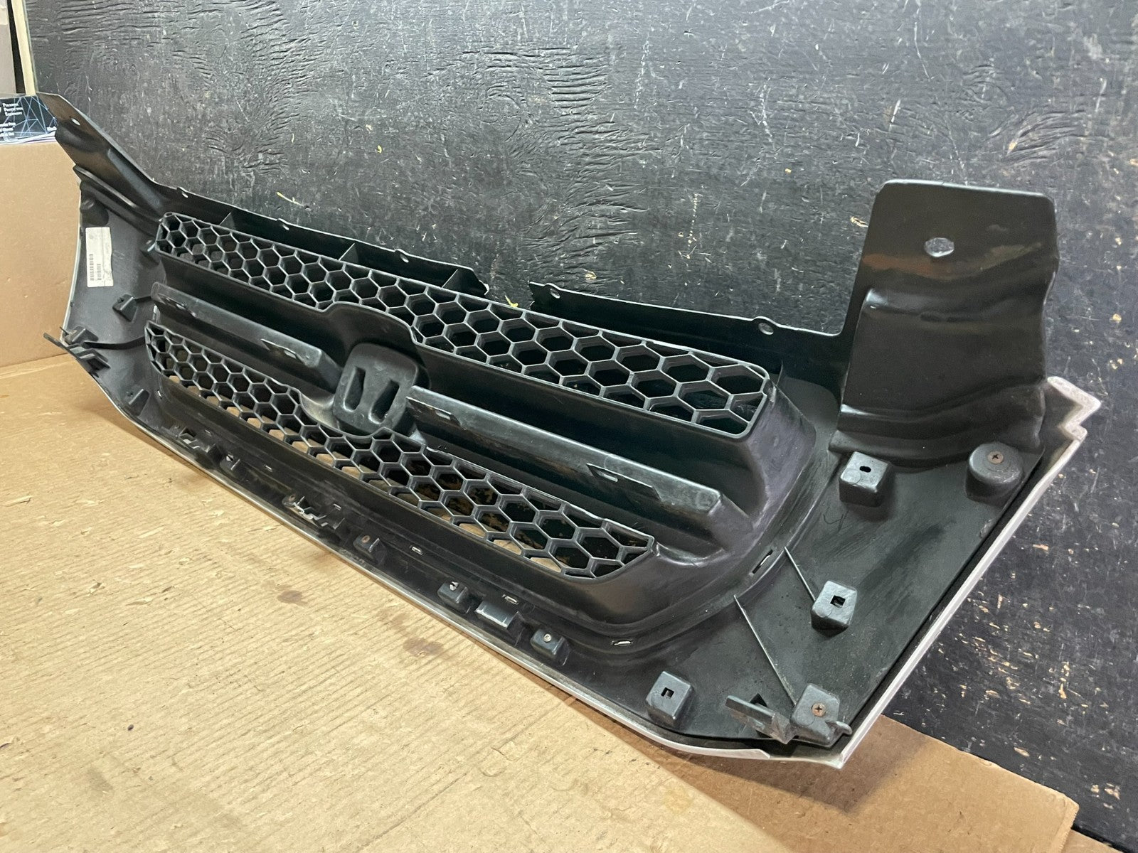 2003 2004 2005 Honda Pilot Front Upper Grill Grille Aftermarket Y9595 DG8
