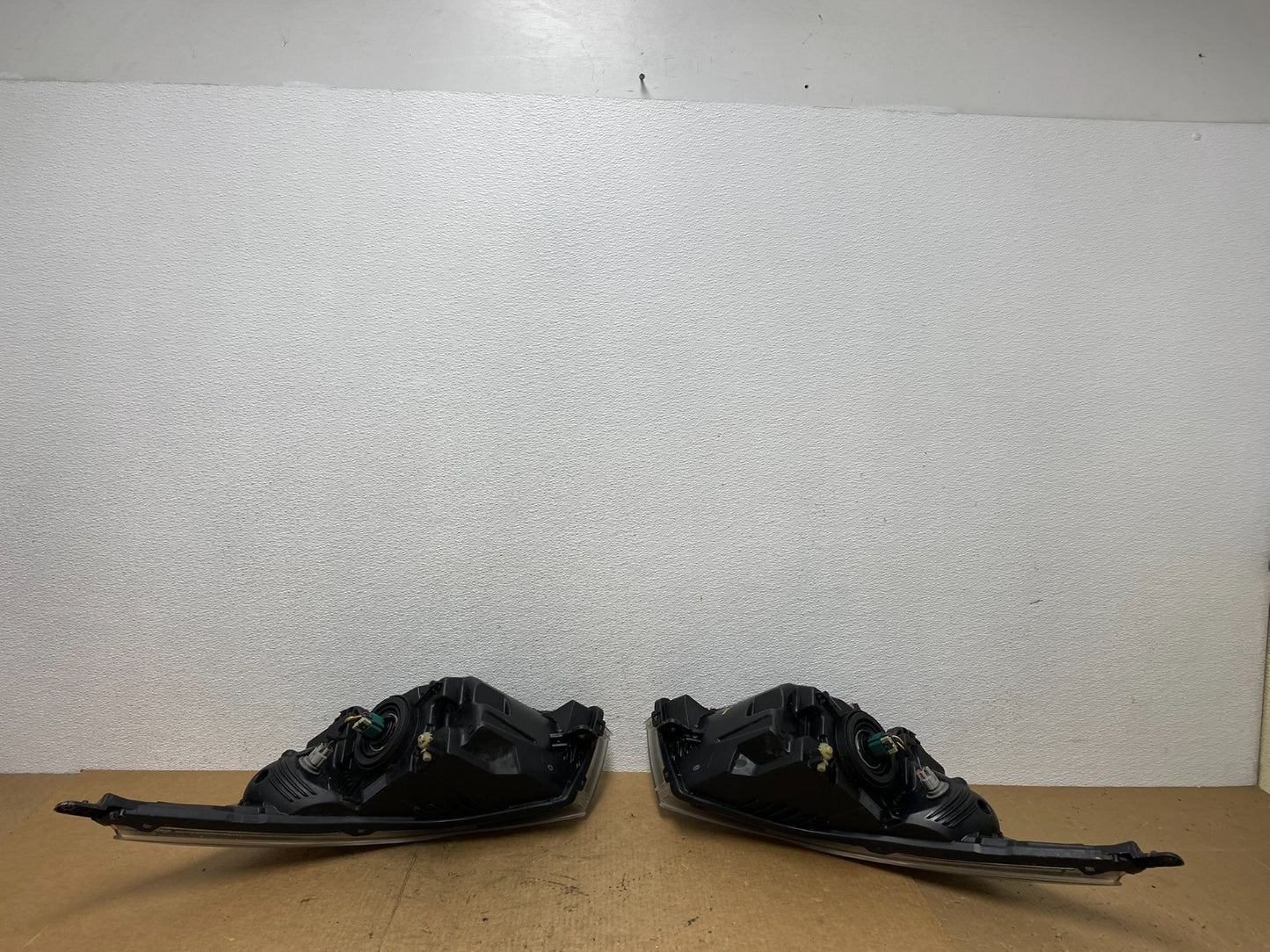 2011 to 2015 Chevrolet Cruze Halogen Left+Right Set Headlights AC3545 DW8