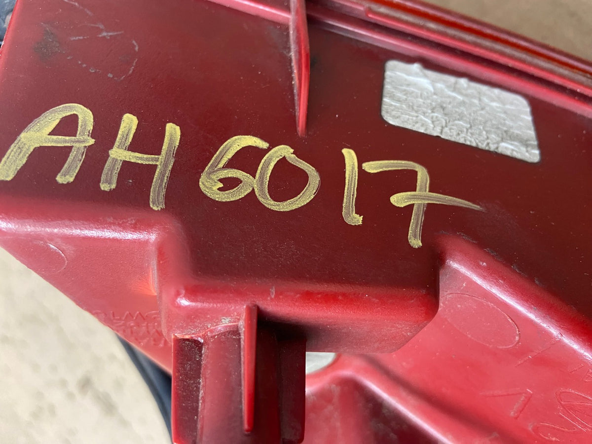 2004 2005 2006 Hyundai Elantra Sedan Right Passenger Tail Light AH6017 LK6
